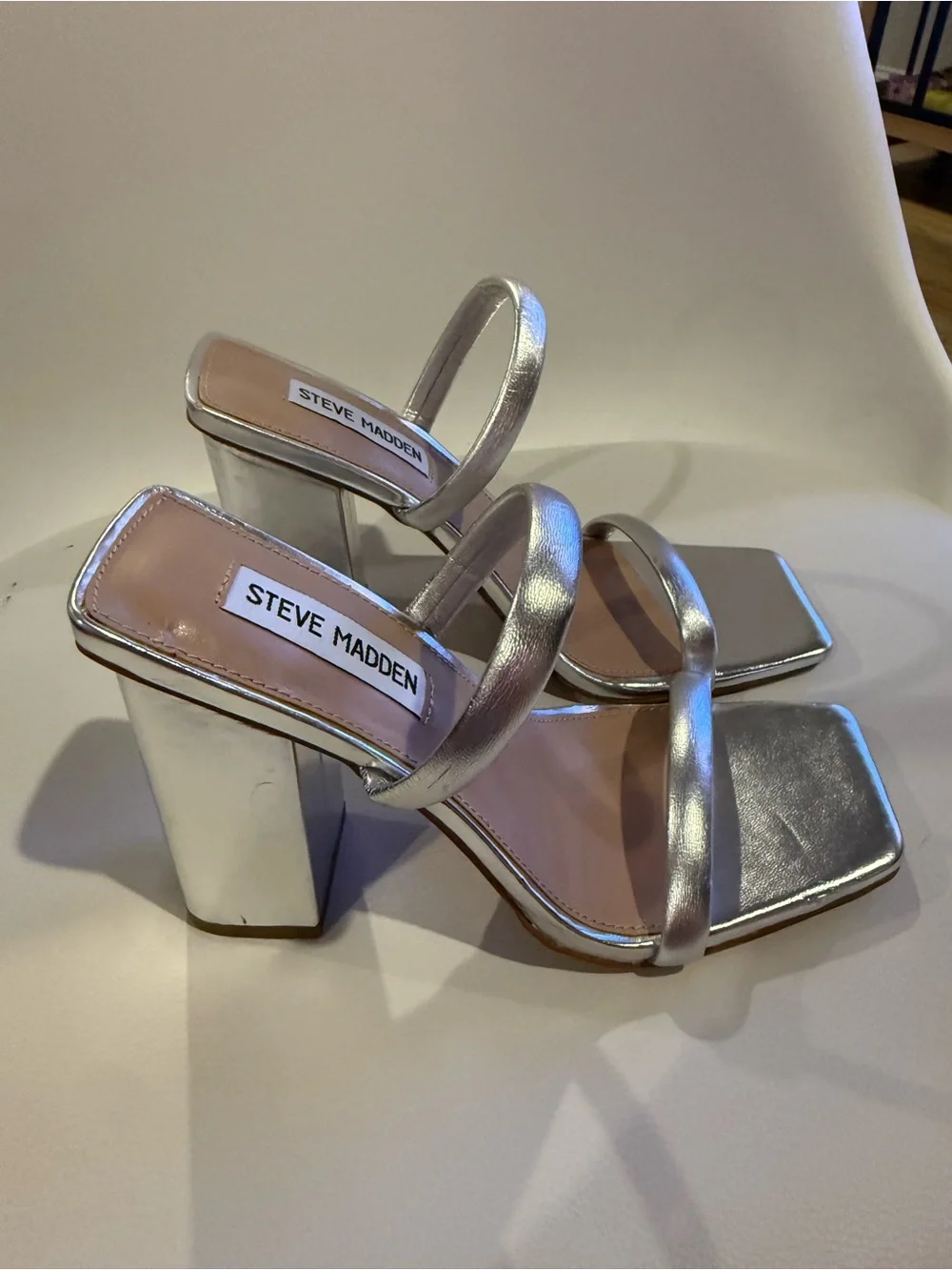 ☀️🌊Steve Madden Blake Silver Strappy Block Heel Sandals NWT